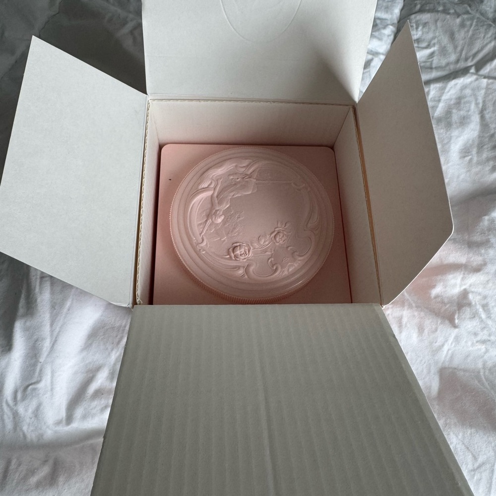 Pink Bath Powder - Picture 6 of 10